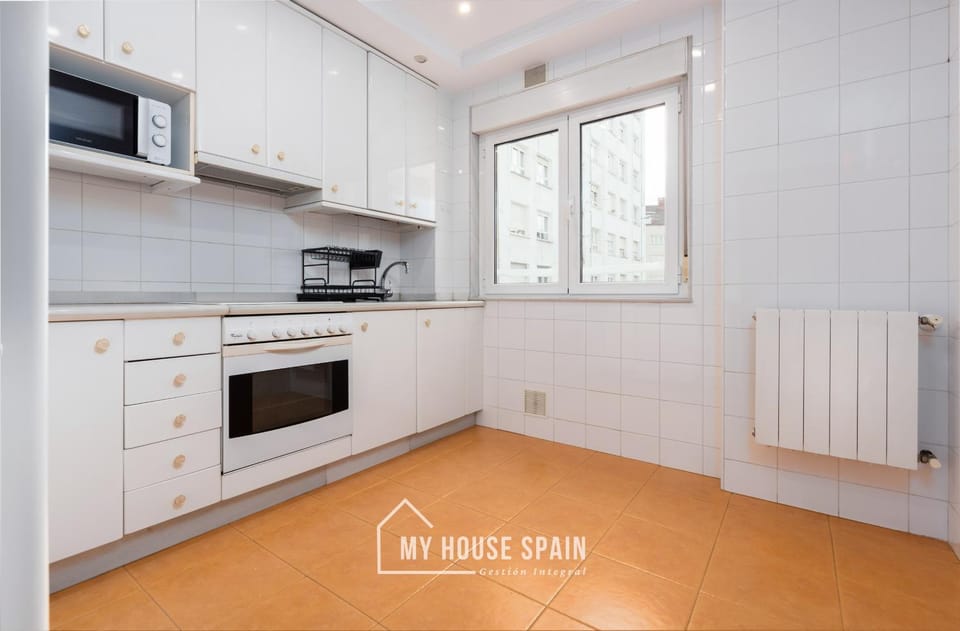 MyHouseSpain - Amplio y luminoso piso en el centro Apartment in Gijón