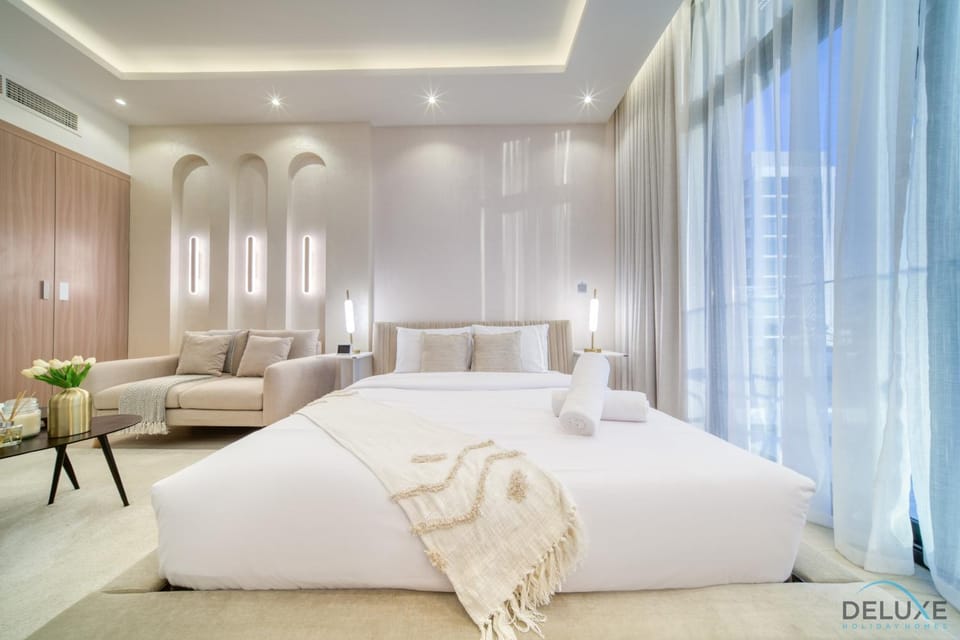Bed, Living room, Seating area, Bedroom