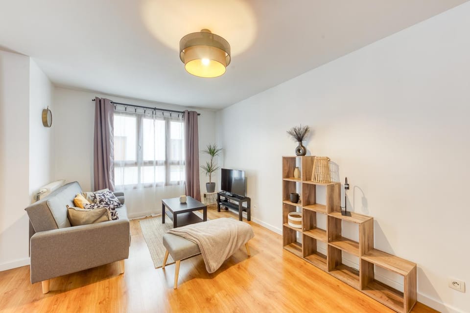 Appartement Cosy & Moderne 2 chambres Apartment in Saint-Denis, France