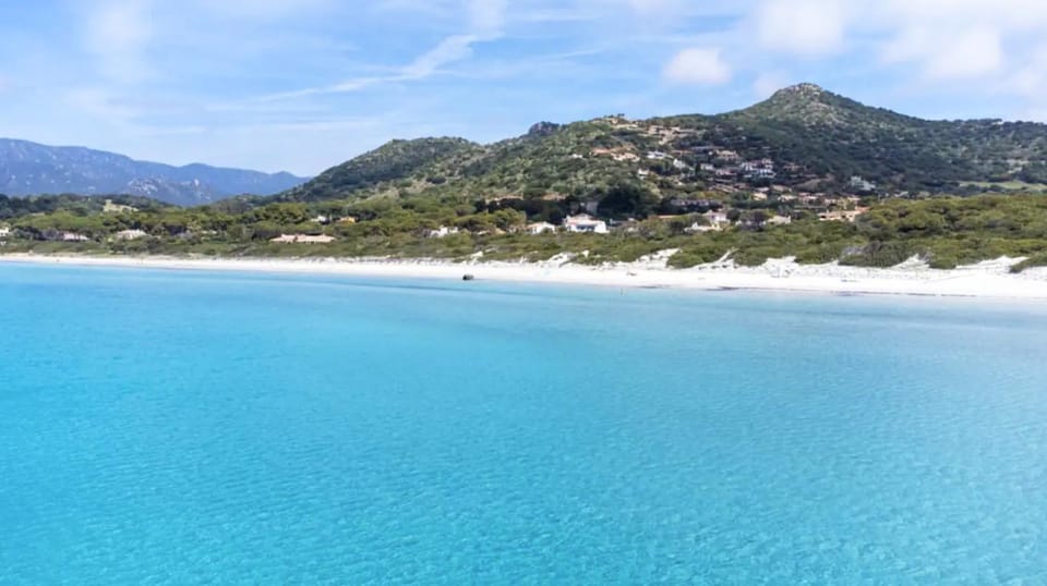 Villa Tamaris, Campulongu walk to private beach House in Sardinia