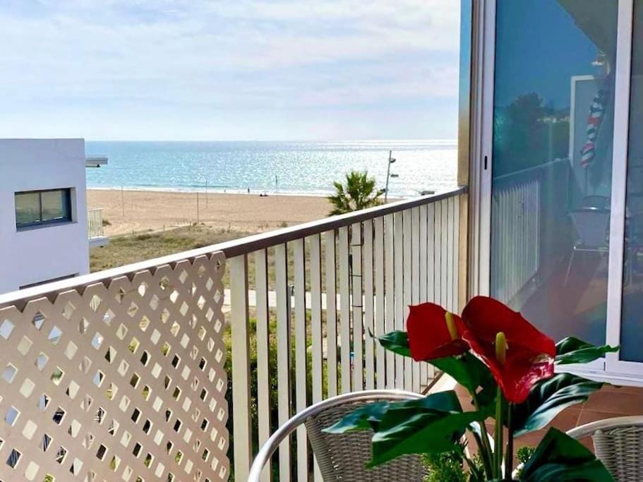 BEACHFRONT APARTMENT Castelldefels Apartment in Castelldefels
