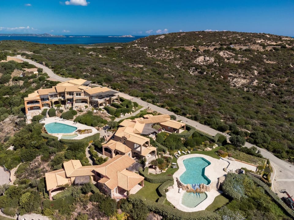 Property building, Pool view, Sea view, Swimming pool