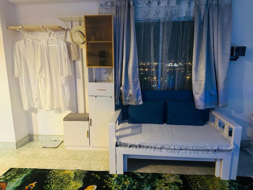 High Floor Seaview Beach Apartments-tub face to Ocean,projector,high speed Wi-Fi Apartment in Pattaya City