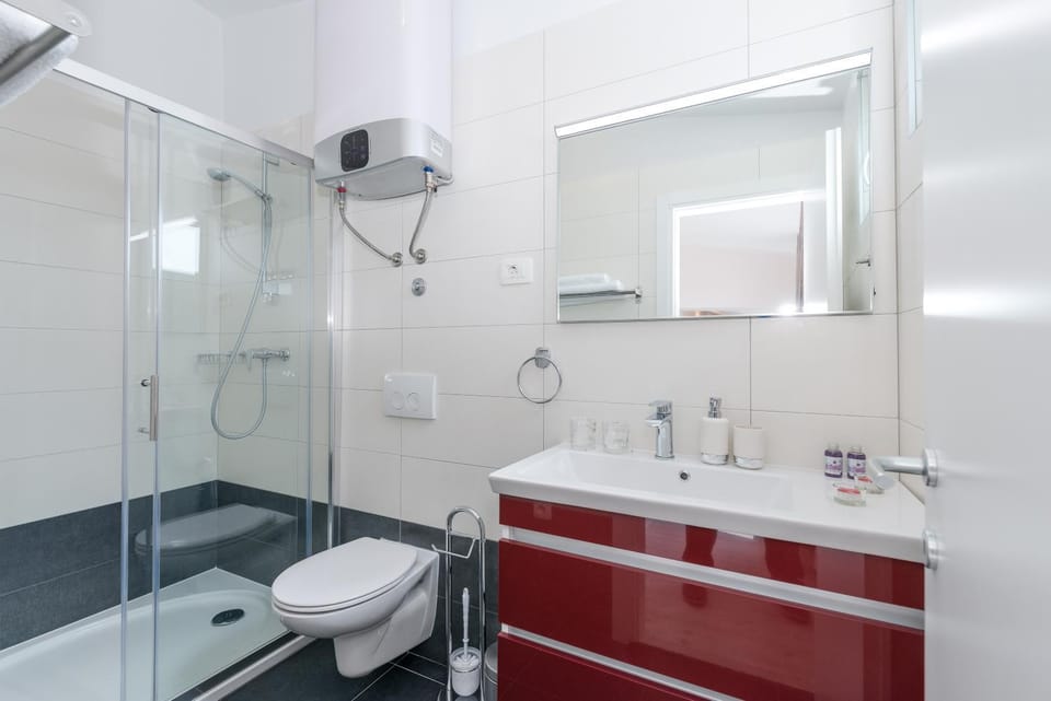 Shower, Toilet, Bathroom