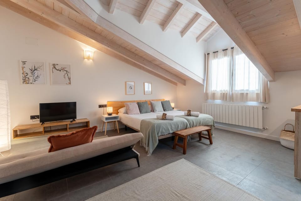 TV and multimedia, Photo of the whole room, internet