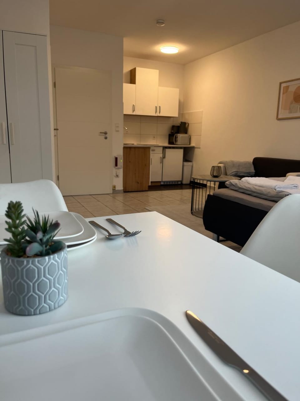 Kitchen or kitchenette, Photo of the whole room, Seating area, Dining area