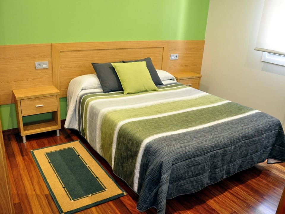 Spring, Bed, Bedroom, On site, Sunrise, Family