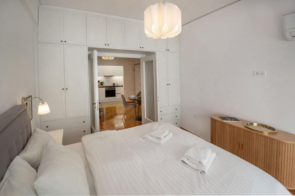Bed, Photo of the whole room, Bedroom, wardrobe
