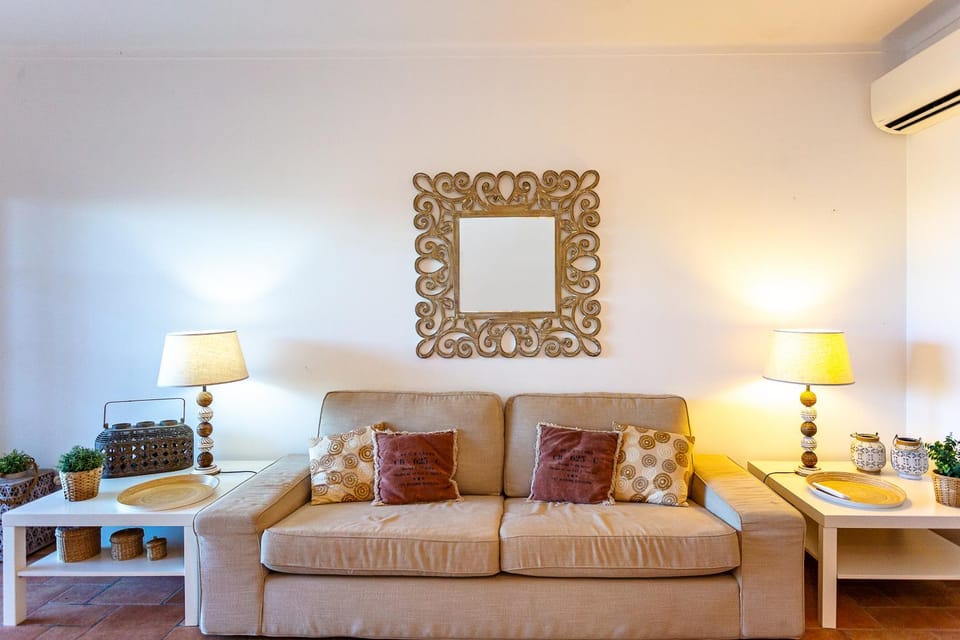 Living room, Seating area, air conditioner