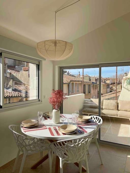 Magnifique appartement + terrasse au cœur d’Aix Apartment in Aix-en-Provence