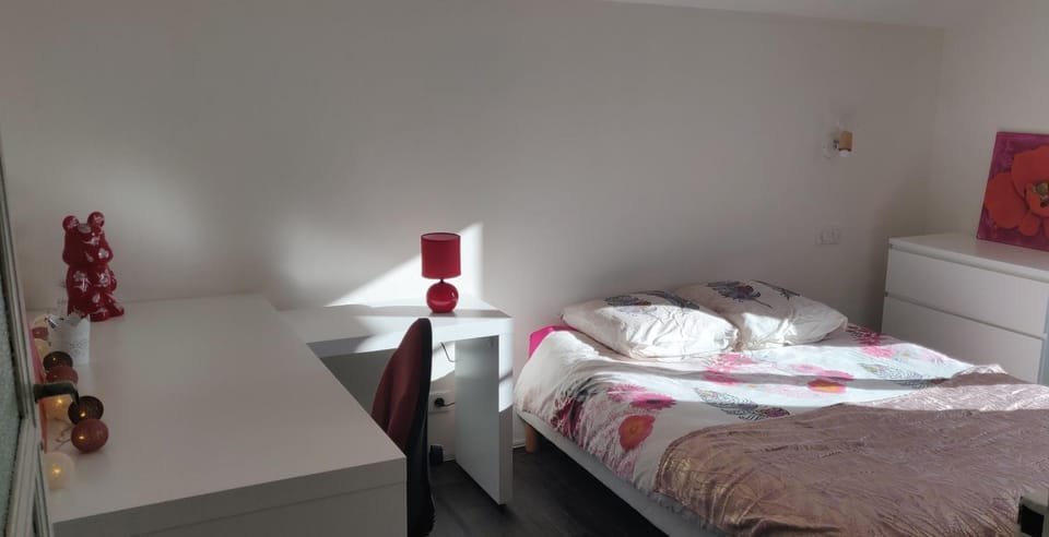 Bed, Bedroom