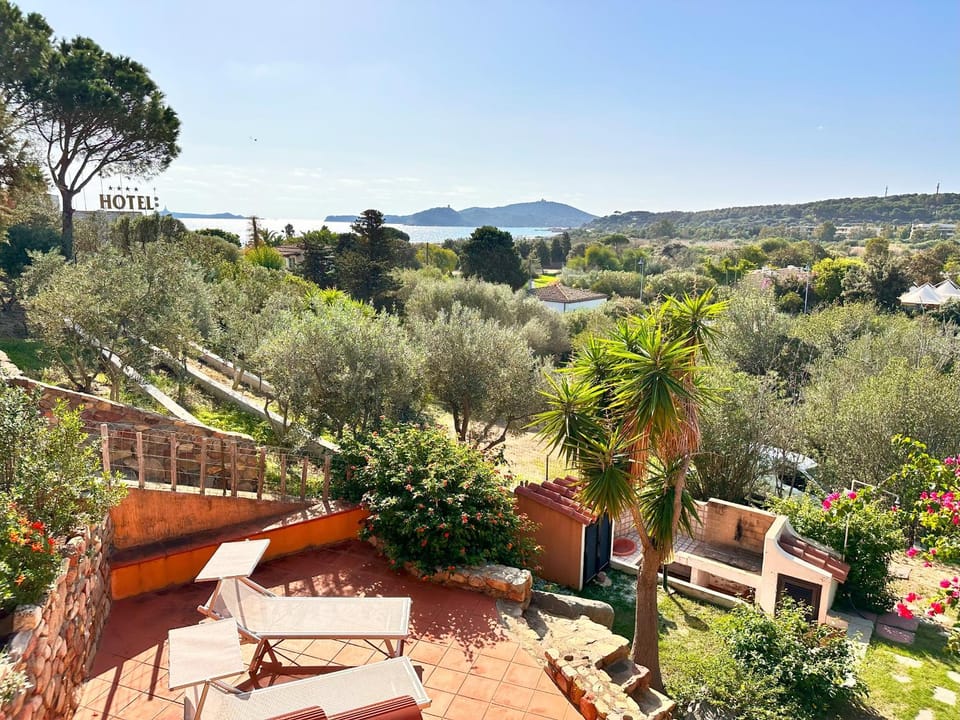 Patio on the Simius beach - 300 mt from beach House in Sardinia