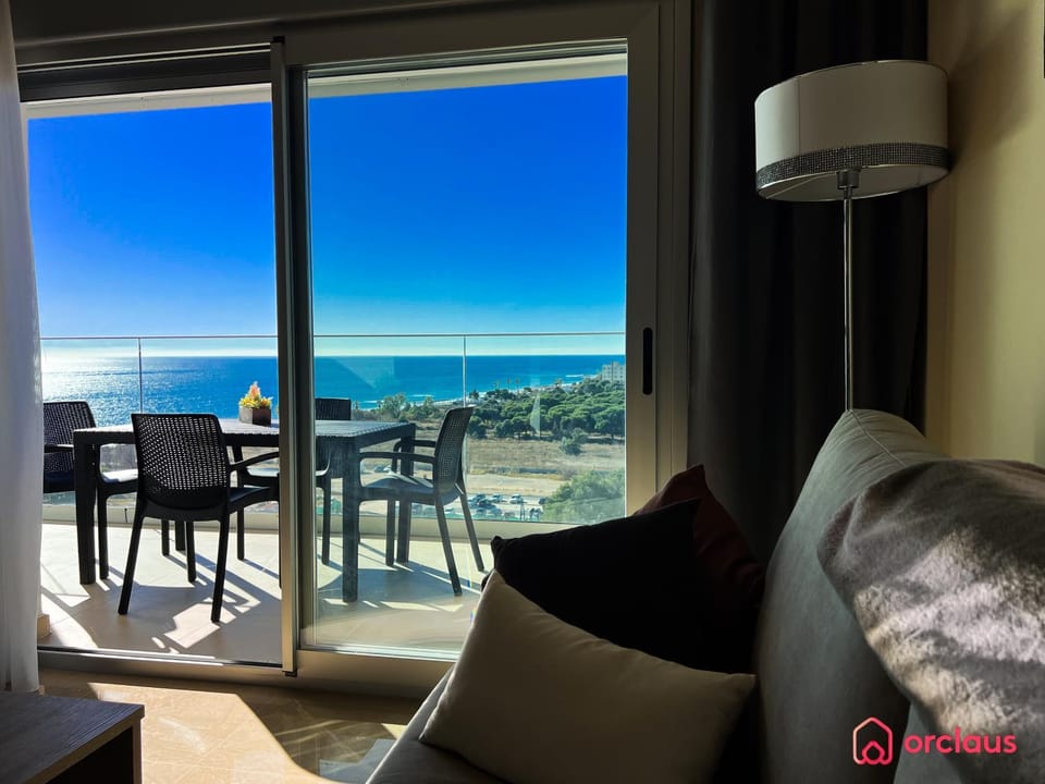 View (from property/room), Balcony/Terrace, Living room, Sea view
