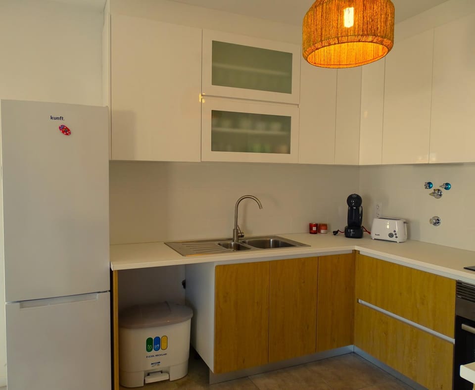 Coffee/tea facilities, toaster