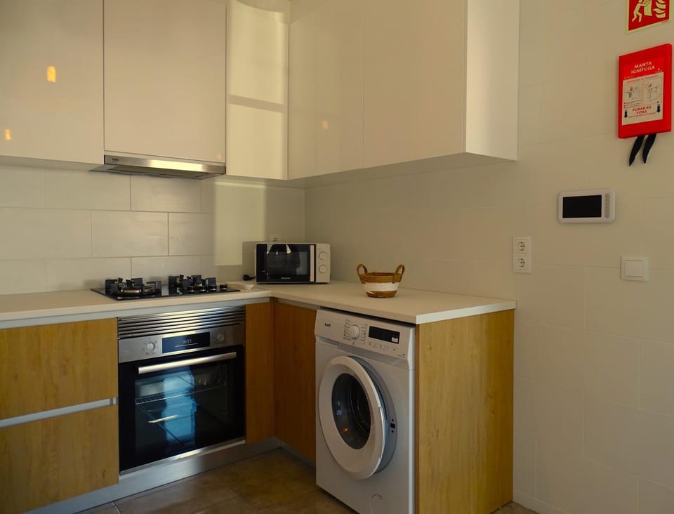 minibar, stove, washing machine