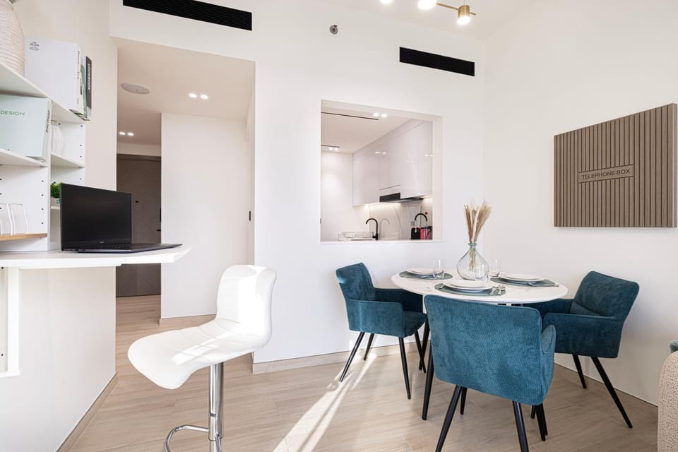 Dining area, kitchen