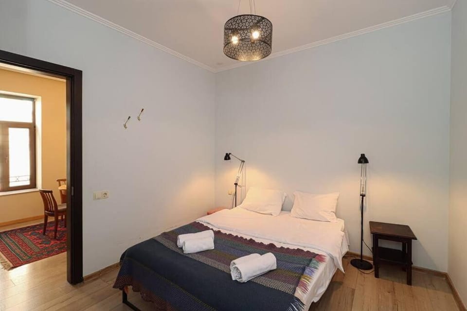 Vintage 2BR Apartment - Managed By Wehost Apartment in Tbilisi, Georgia