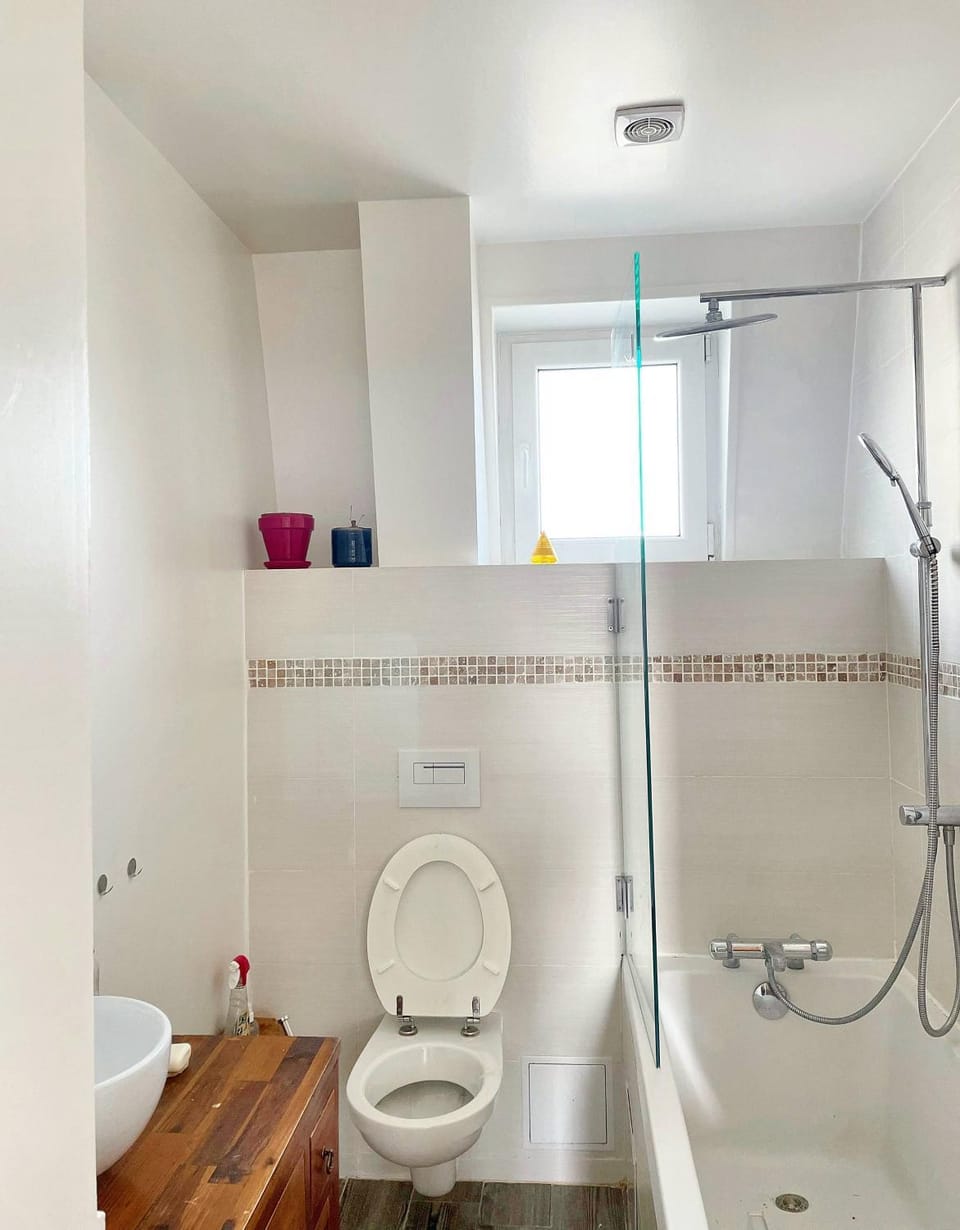 Shower, Toilet, Bathroom, towels