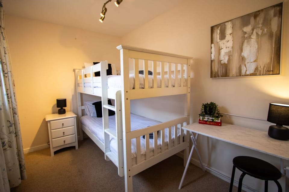 Photo of the whole room, Bedroom, bunk bed