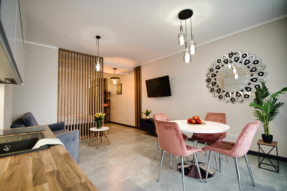 TV and multimedia, Kitchen or kitchenette, Living room, Seating area, Dining area, Evening entertainment