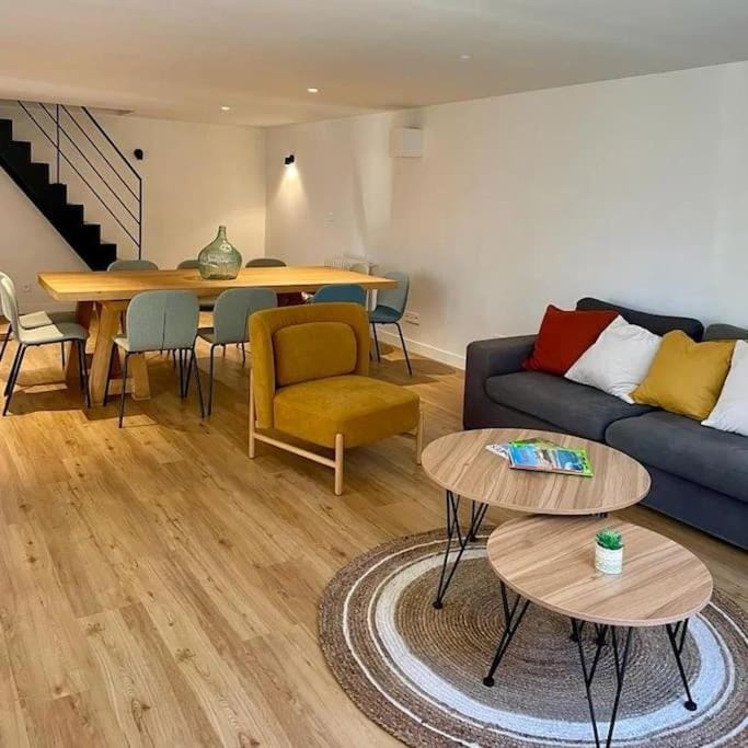 Living room, Dining area