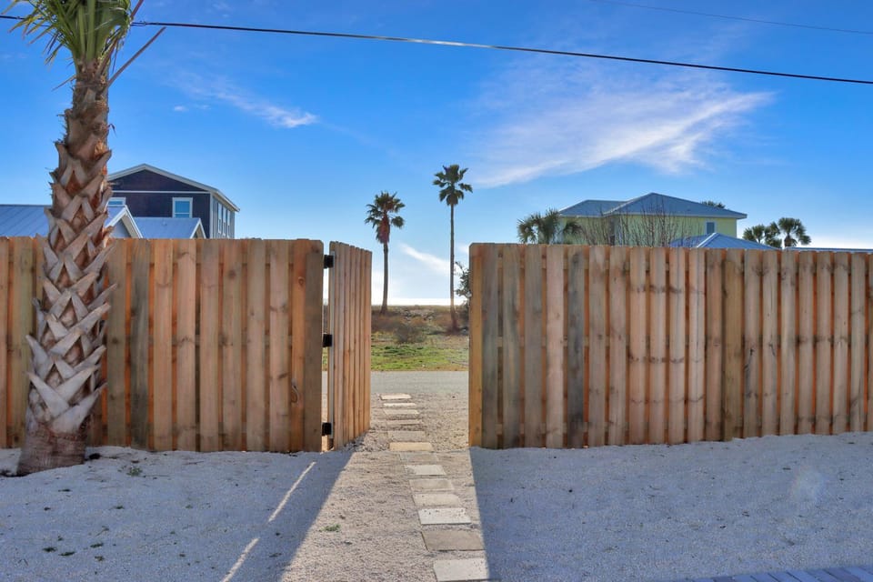 Casa Linda by Pristine Properties Vacation Rentals House in Mexico Beach