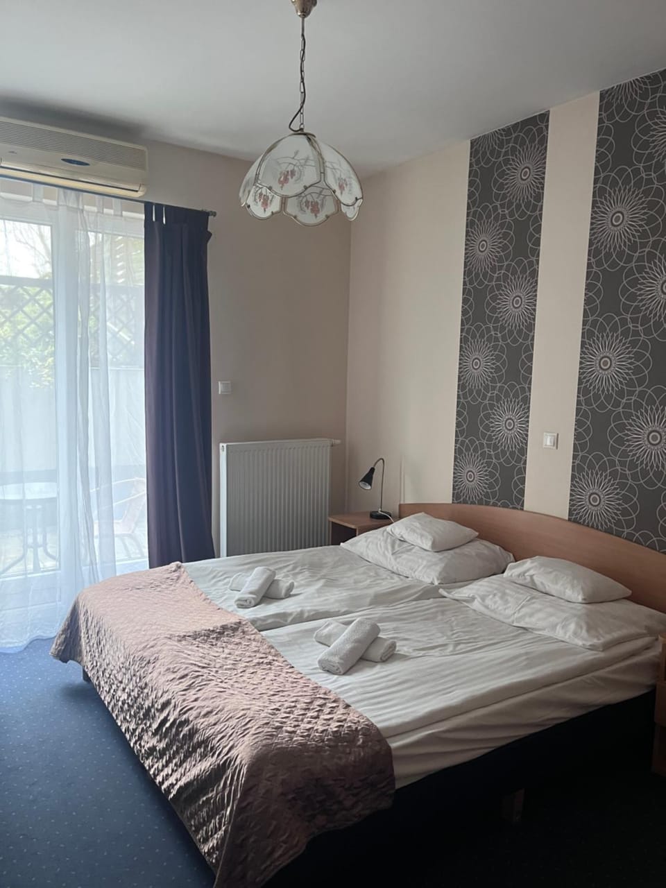 Bed, Photo of the whole room