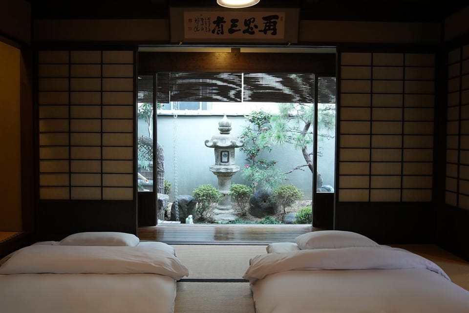 Bed, Bedroom, Garden view
