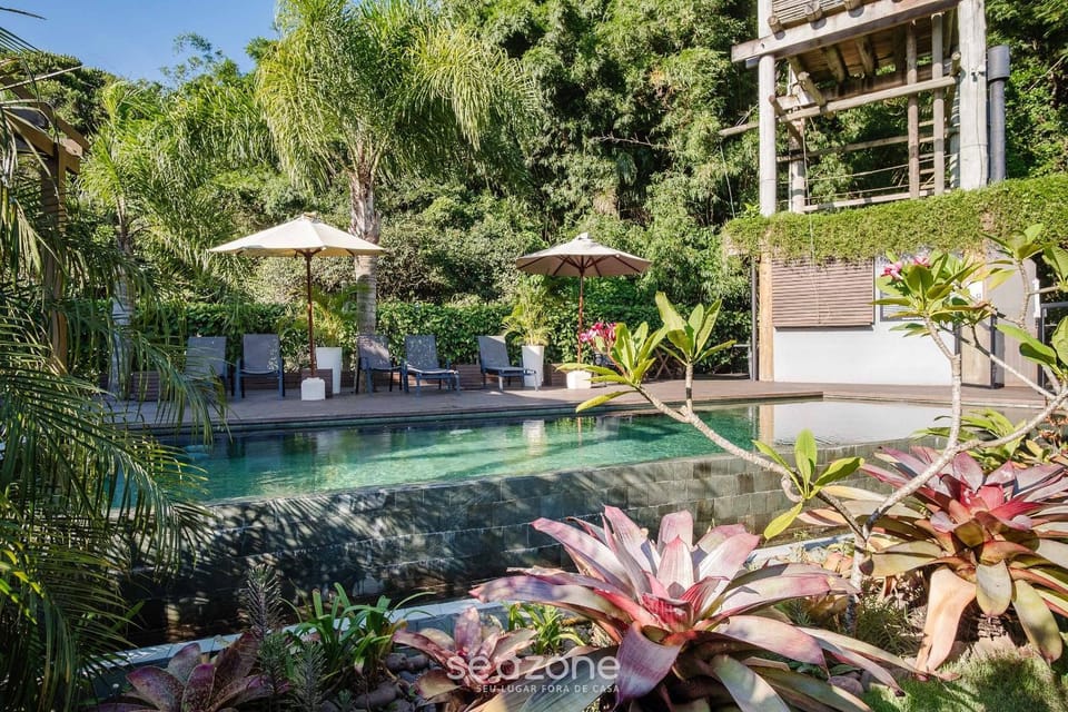 Seating area, Swimming pool