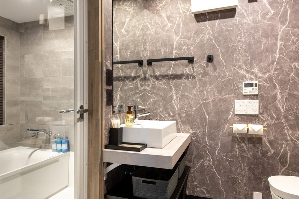 Bathroom, Bath