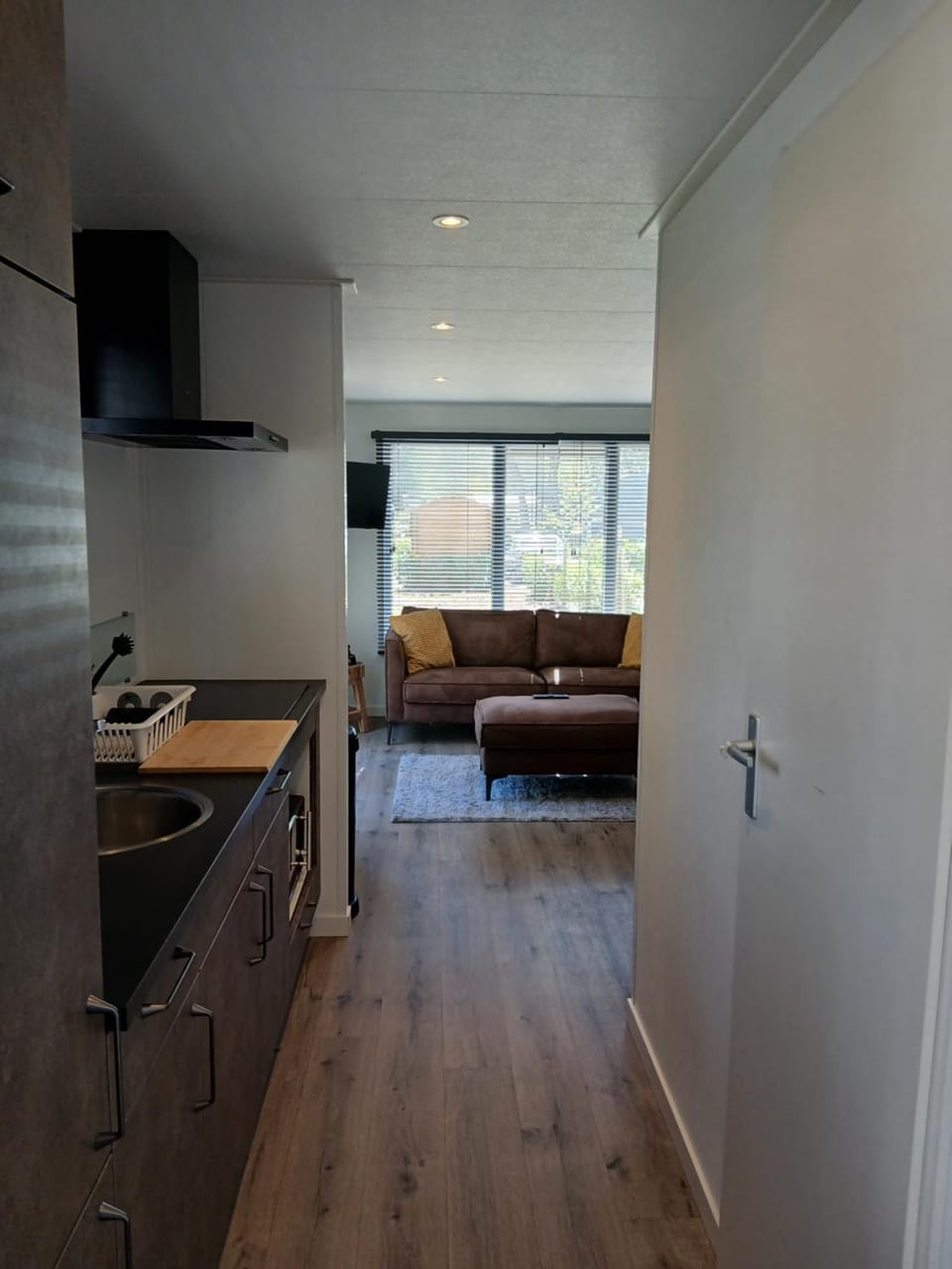 Luxe chalet voor gezinnen in familiepark Goolderheide met openlucht zwembaden en ruim overdekt terras 24m2 Campground/ 
RV Resort in Peer