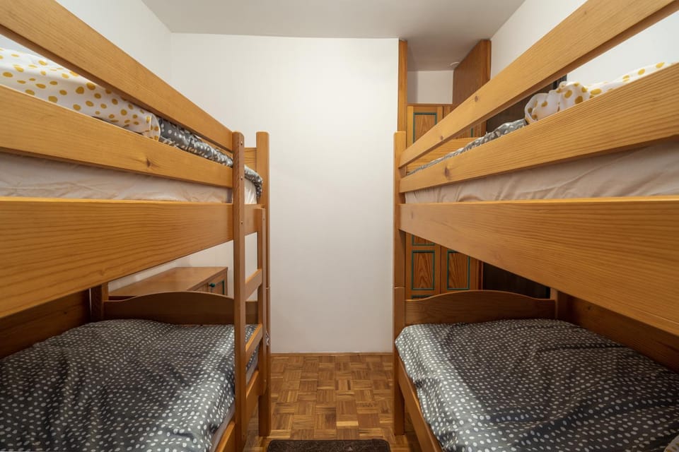 Photo of the whole room, Bedroom, bunk bed