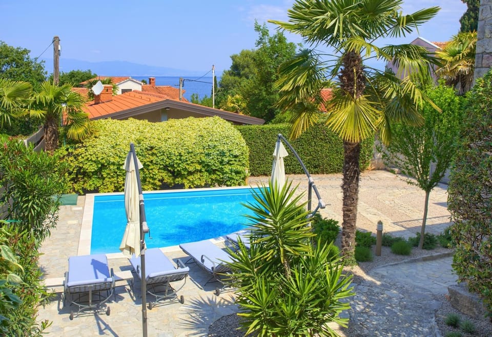 Patio, Day, Natural landscape, Garden, Garden view, Pool view, Sea view, Swimming pool, sunbed
