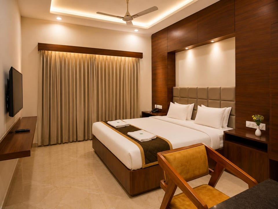 Bed, TV and multimedia, Photo of the whole room, Bedroom