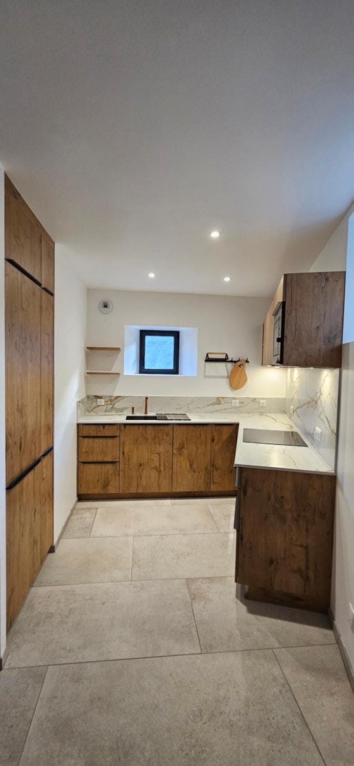 Kitchen or kitchenette