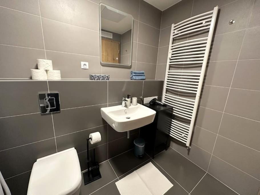 New apartment near Tipos Arena, free parking, Danubius One building Apartment in Bratislava