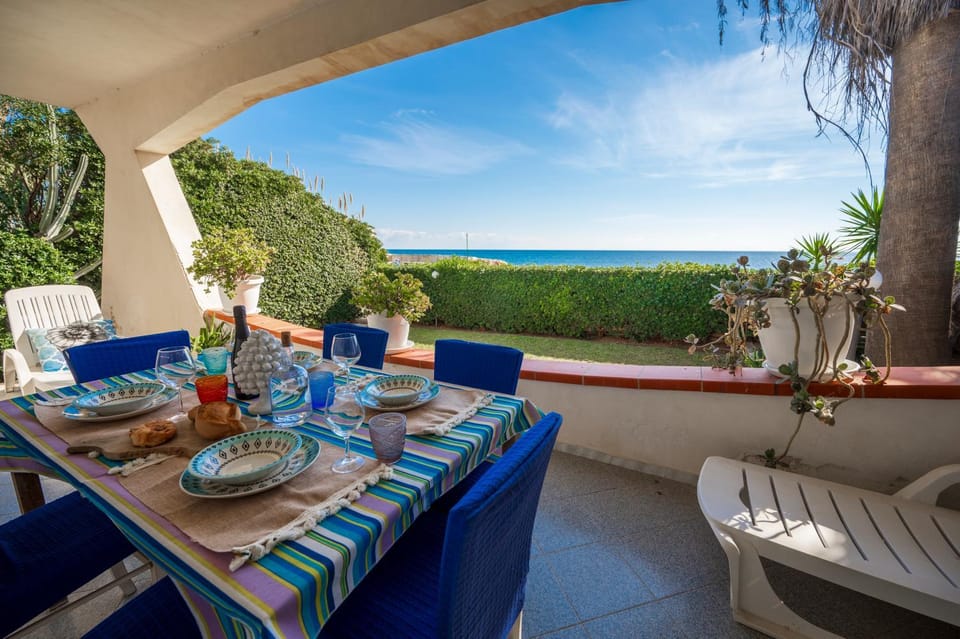 Patio, Natural landscape, View (from property/room), Balcony/Terrace, Dining area