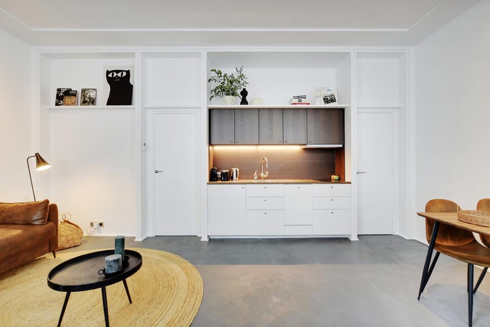 Kitchen or kitchenette, Living room, Seating area