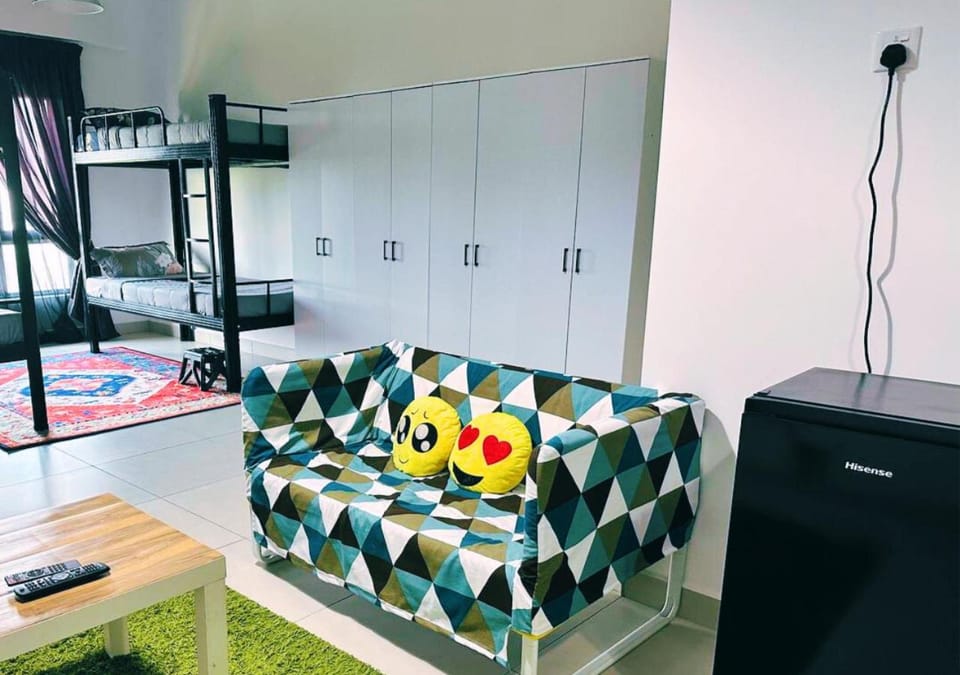 Photo of the whole room, Seating area, Bedroom