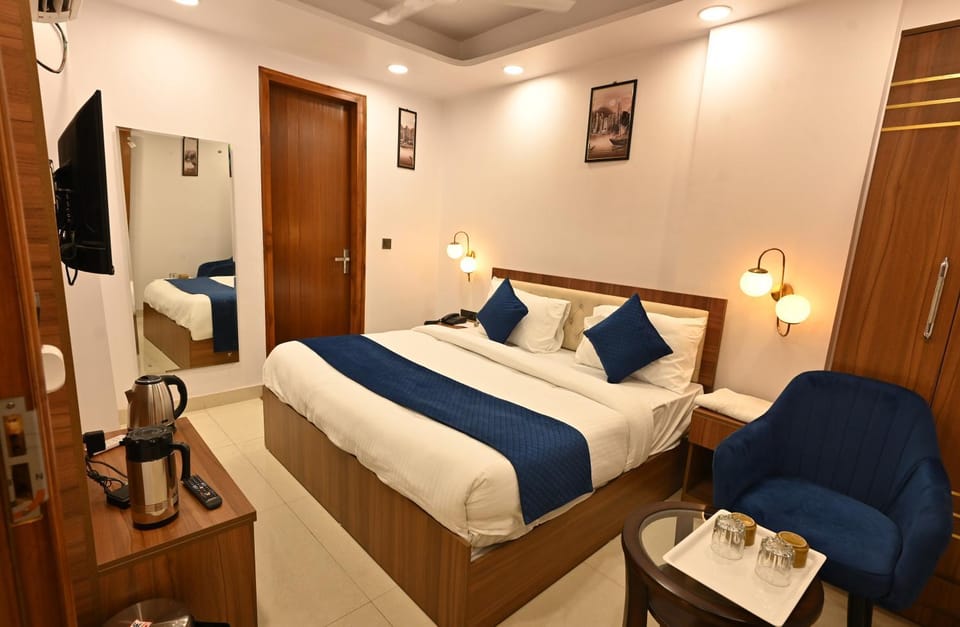 Bed, TV and multimedia, Photo of the whole room, Bedroom, air conditioner