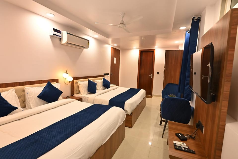 Bed, Photo of the whole room, air conditioner