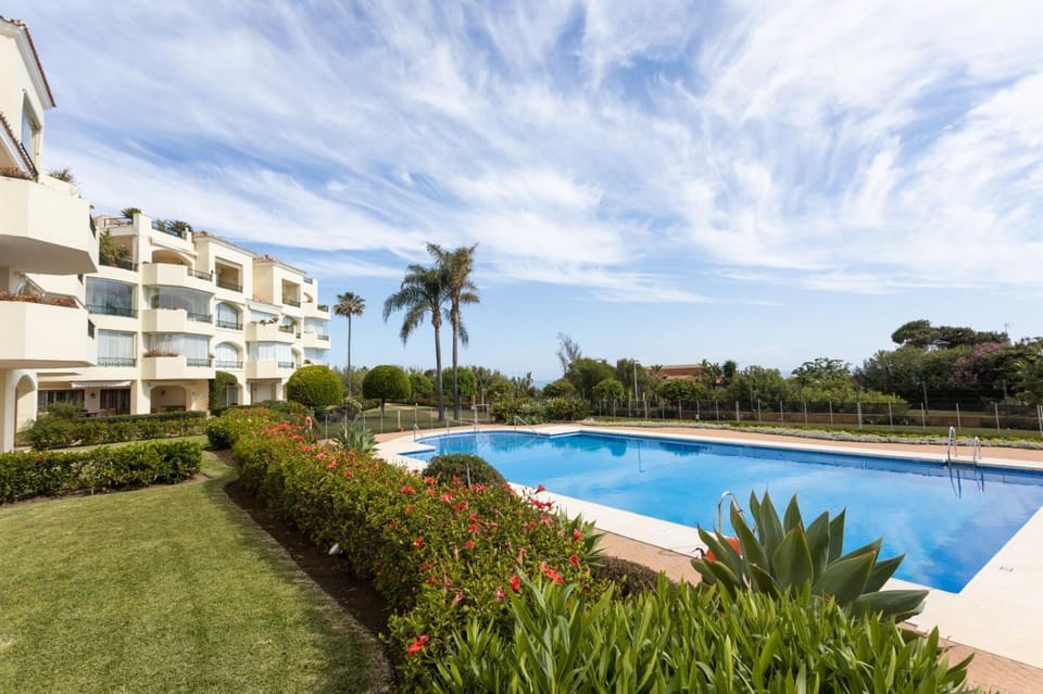 Property building, Day, Garden, Garden view, Pool view, Swimming pool, sunbed