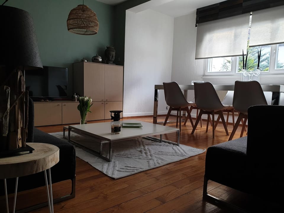 TV and multimedia, Living room, Seating area