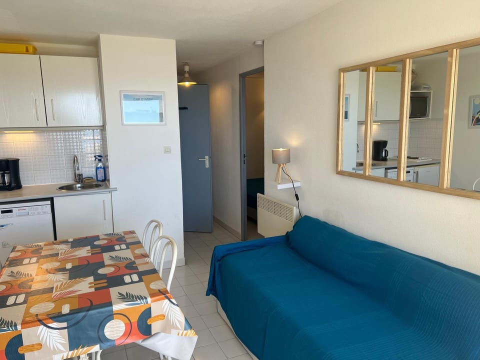 Kitchen or kitchenette, Living room