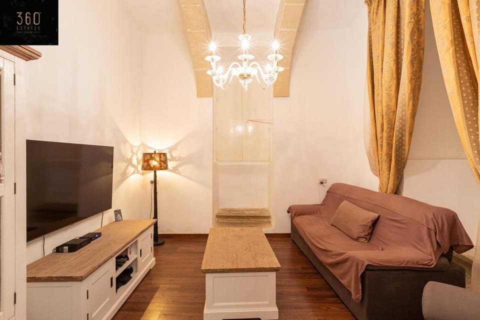 Communal lounge/ TV room, TV and multimedia, Kitchen or kitchenette, Living room, Seating area, Evening entertainment