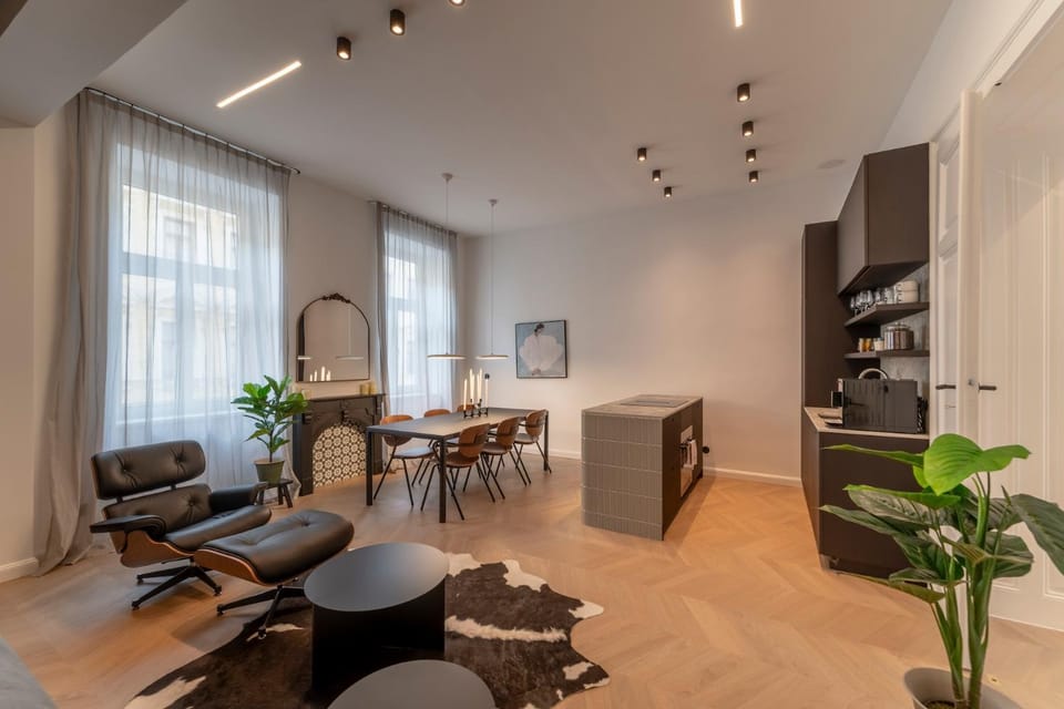 Kitchen or kitchenette, Living room, Dining area