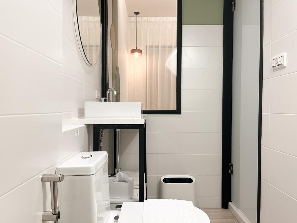 Toilet, Bathroom