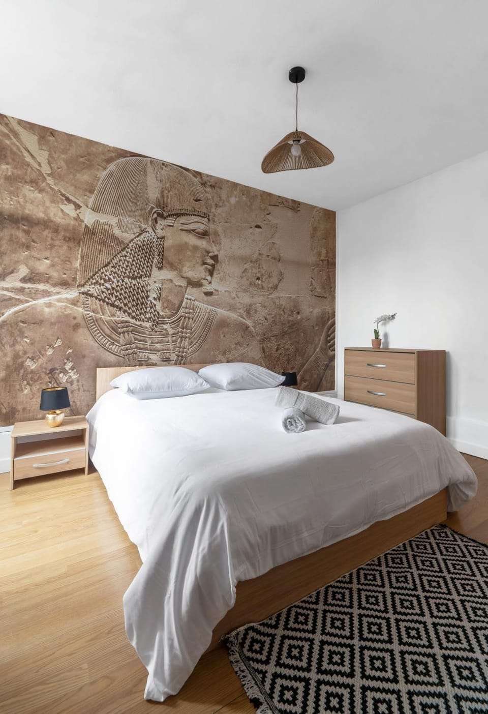 Bed, Photo of the whole room, Bedroom, towels