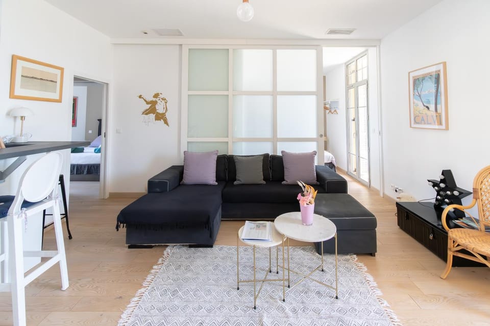 TV and multimedia, Living room, Sea view