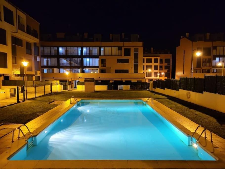 Property building, Night, Pool view, Swimming pool, sunbed